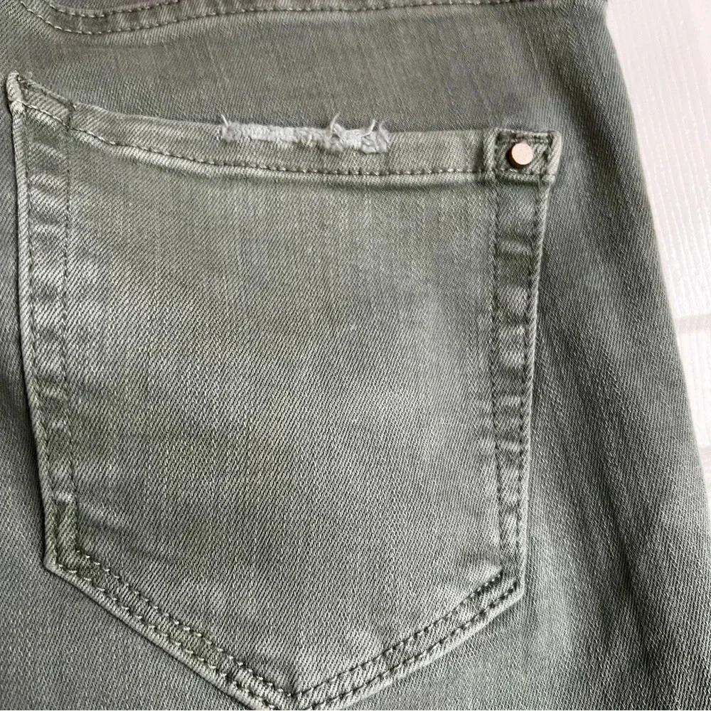 Zara Trafaluc Embrace Denim distressed skinny jeans Women’s size 6 - Picture 8 of 16